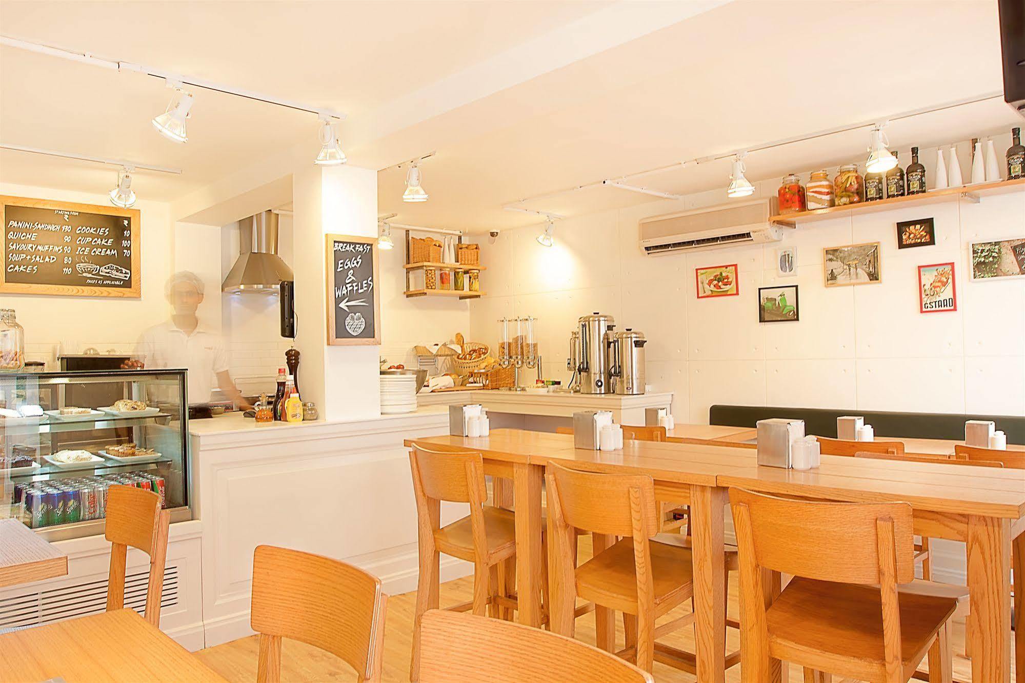 Bloomrooms @ Link Road New Delhi Bagian luar foto