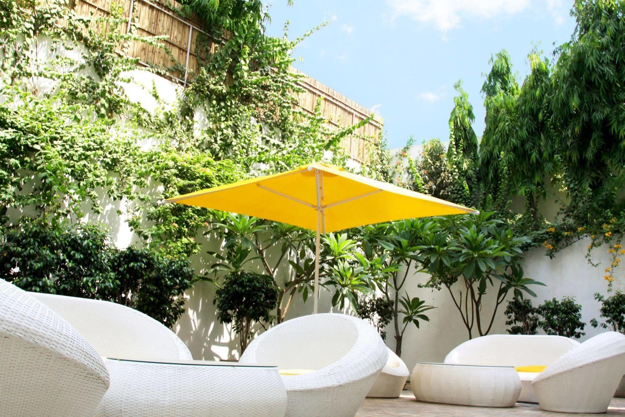 Bloomrooms @ Link Road New Delhi Bagian luar foto